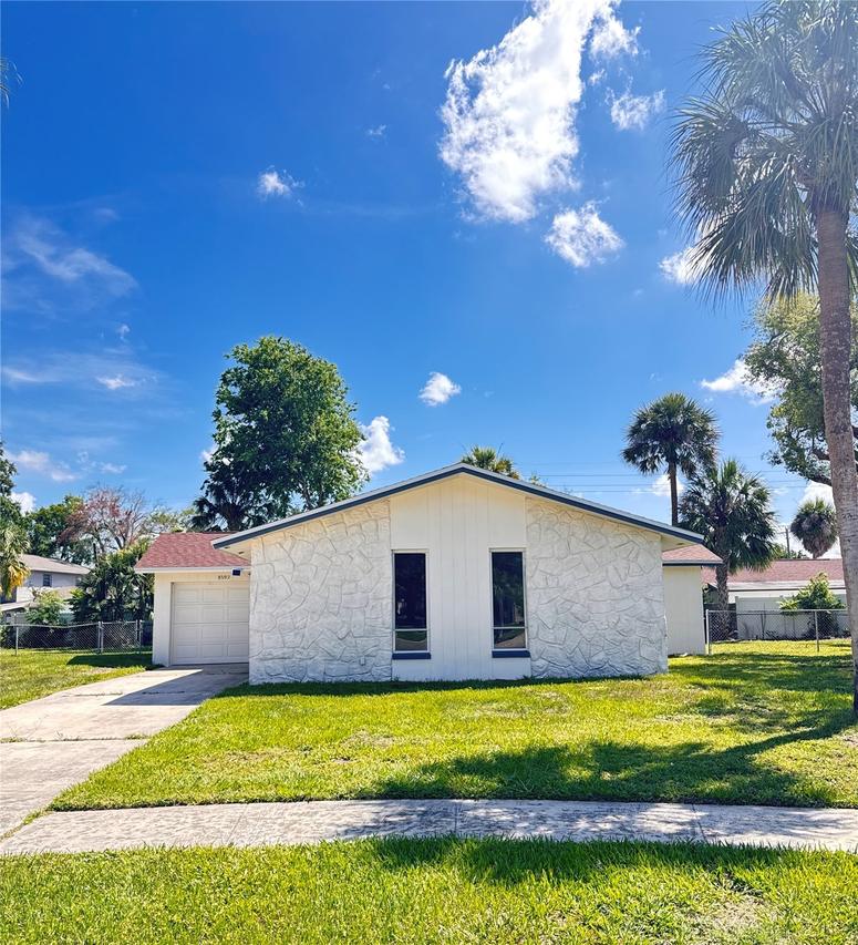 8302 N Flintrock Ct., Tampa, FL 33615