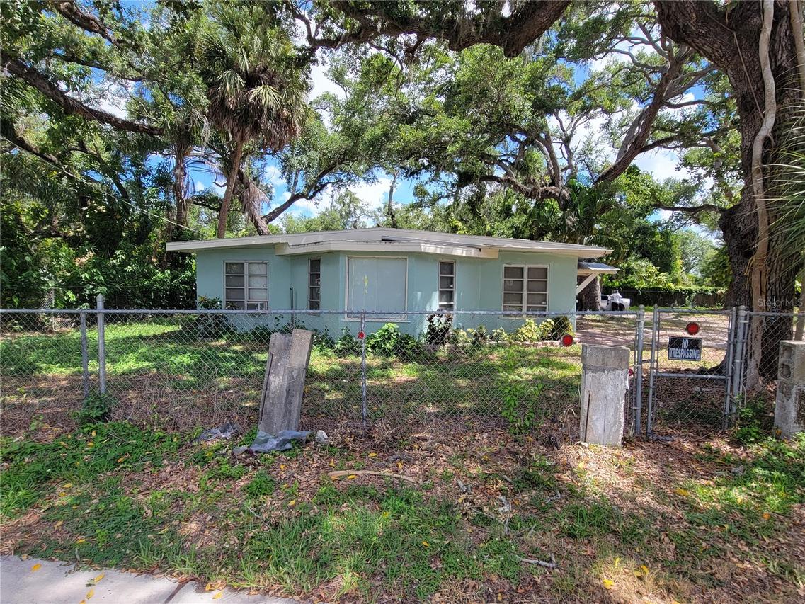 1375 Myrtle St., Sarasota, FL 34234