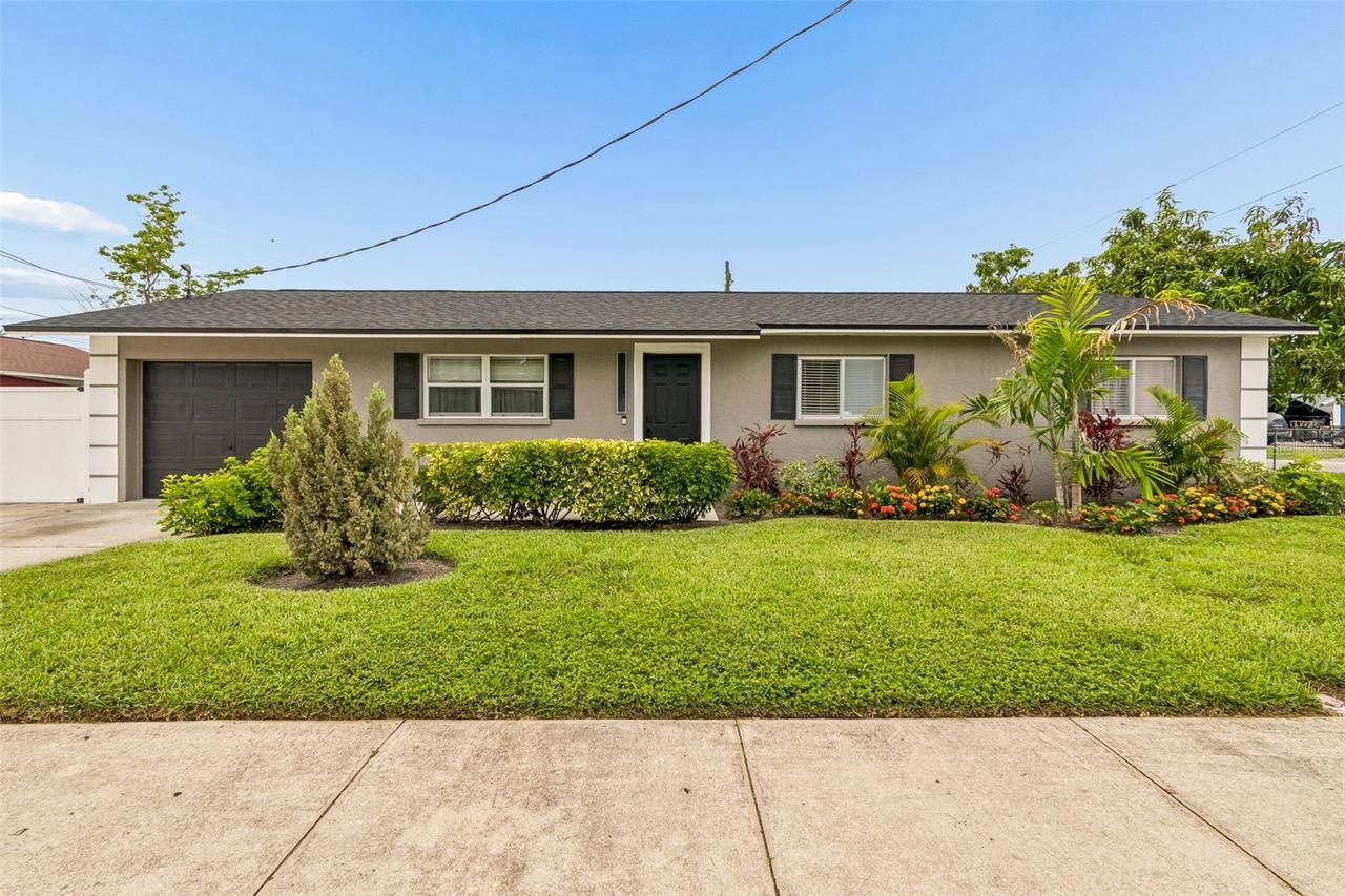 1129 4th Ave., Palmetto, FL 34221