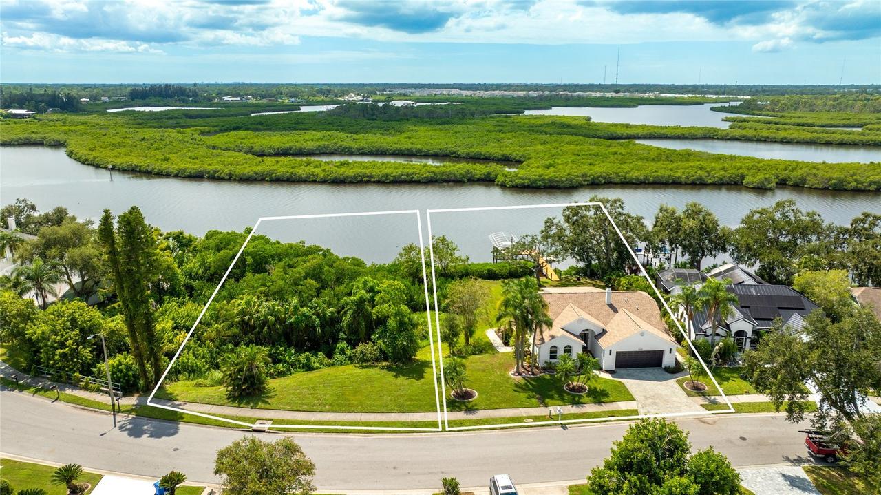 4304 14th Ave., Bradenton, FL 34208