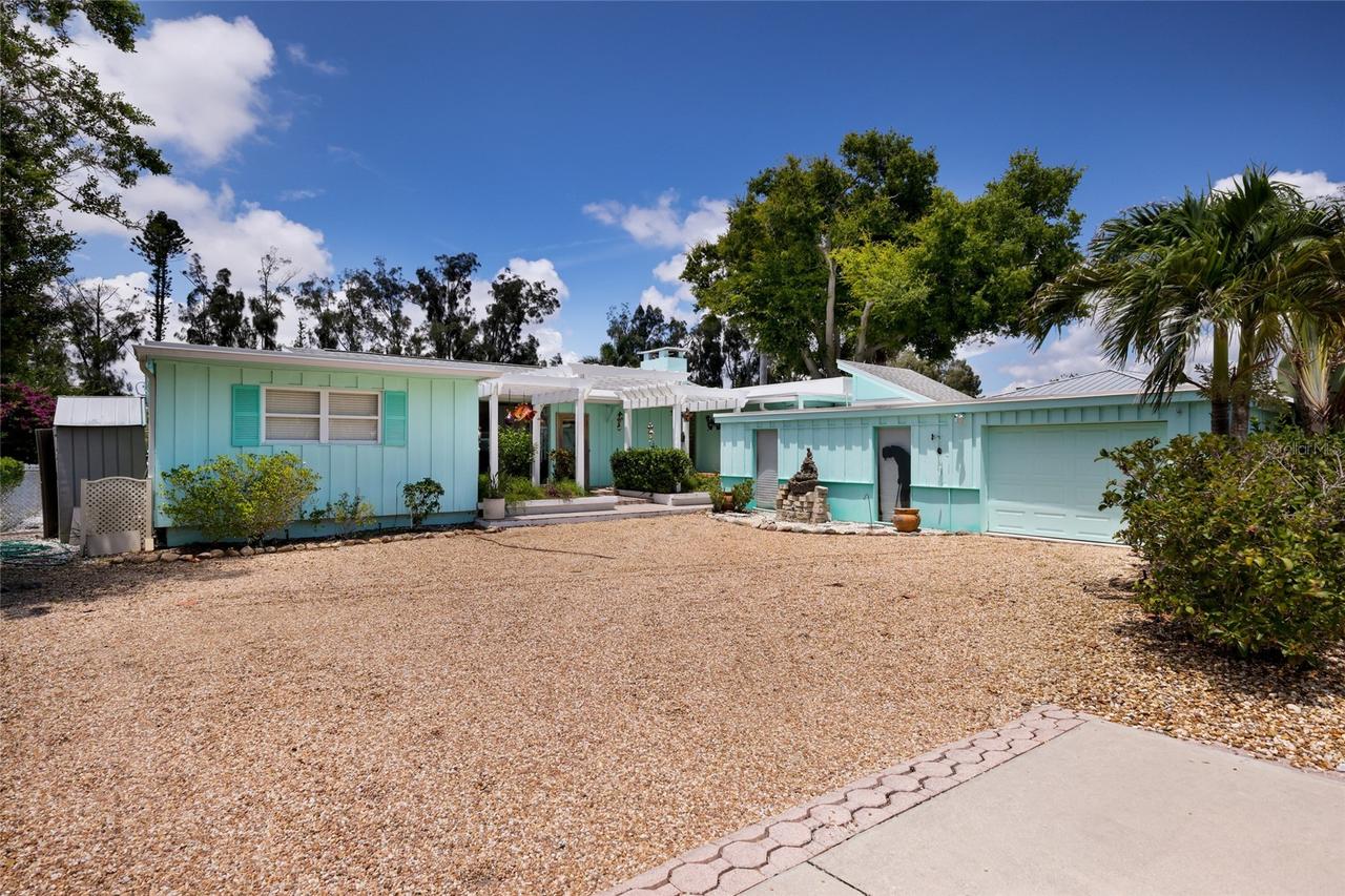 311 Magellan Dr., Sarasota, FL 34243