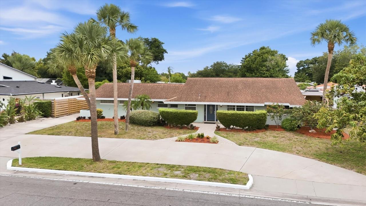 3612 S Lockwood Ridge Rd., Sarasota, FL 34239