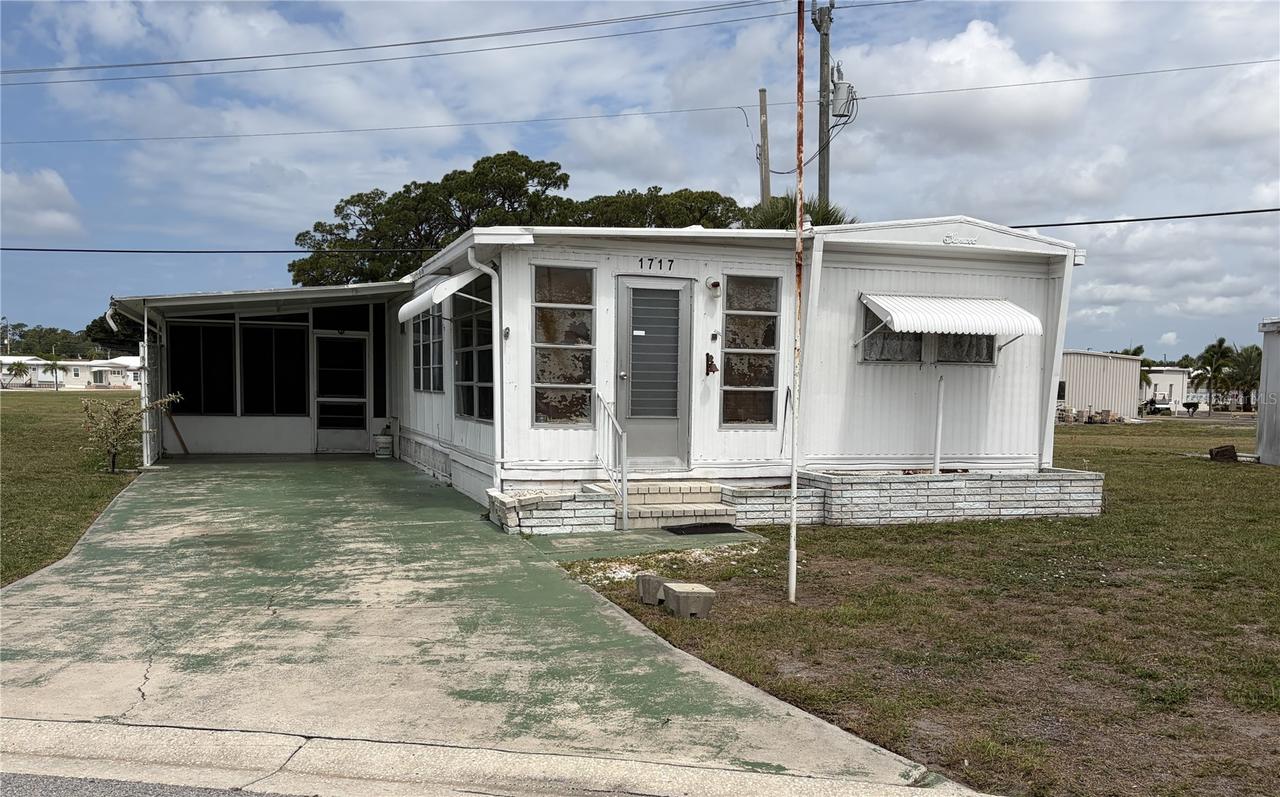 1717 Palm Springs St., Sarasota, FL 34234