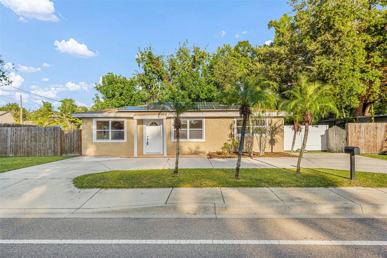 2913 Mcintosh Rd., Sarasota, FL 34232