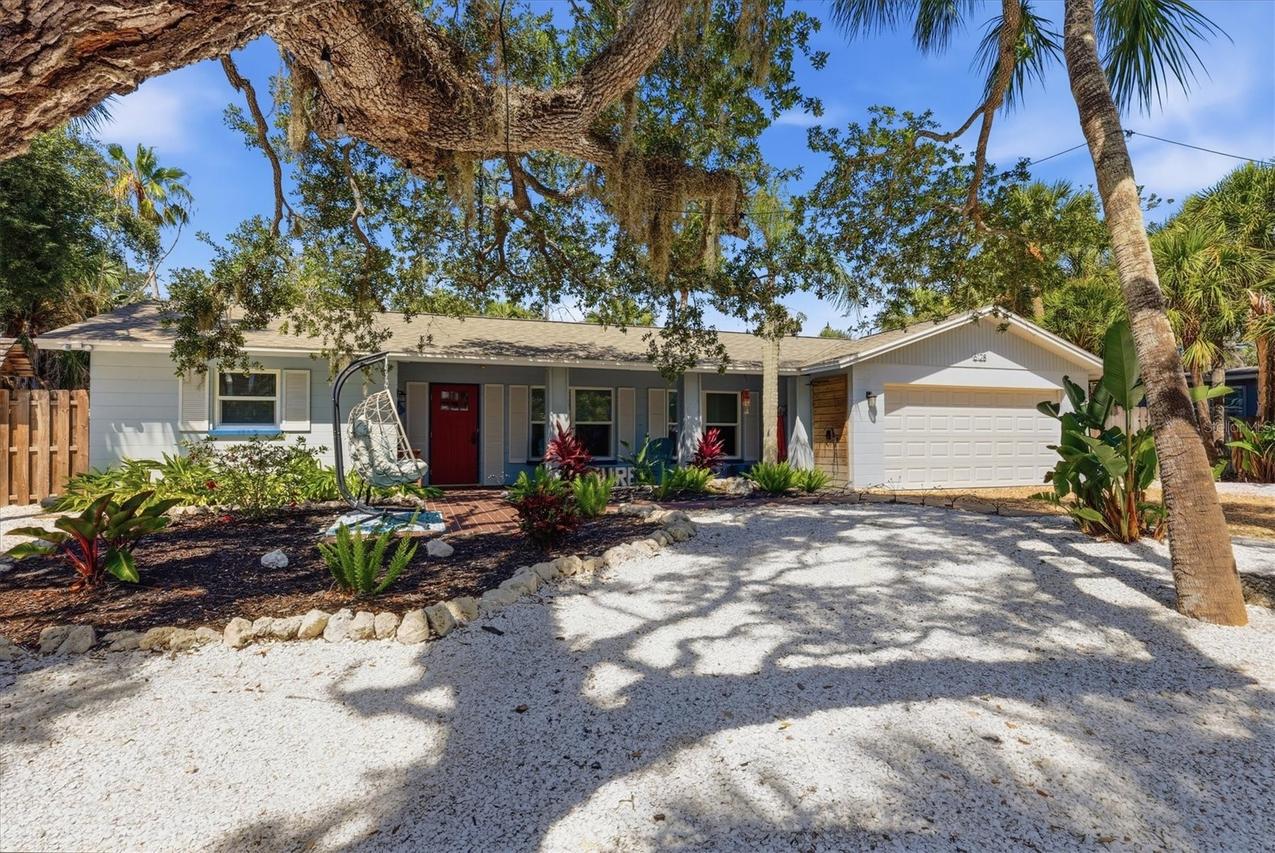 5128 Oxford Dr., Sarasota, FL 34242