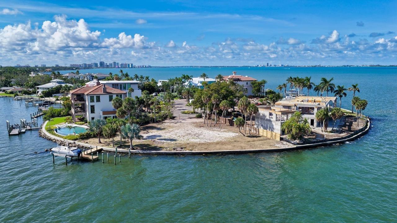 305 S Shore Dr., Sarasota, FL 34234
