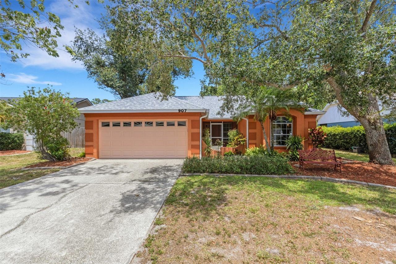 907 50th St., Bradenton, FL 34208