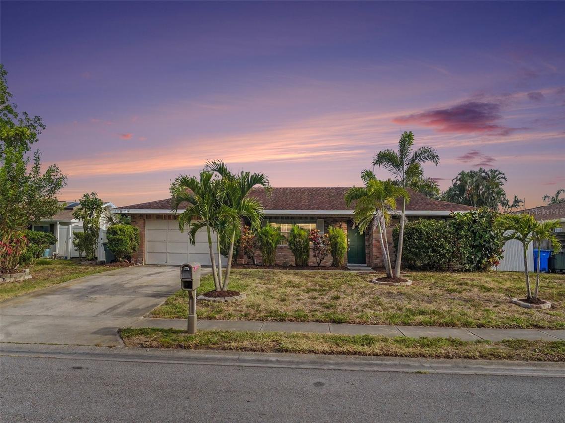 3907 23rd Ave., Bradenton, FL 34205