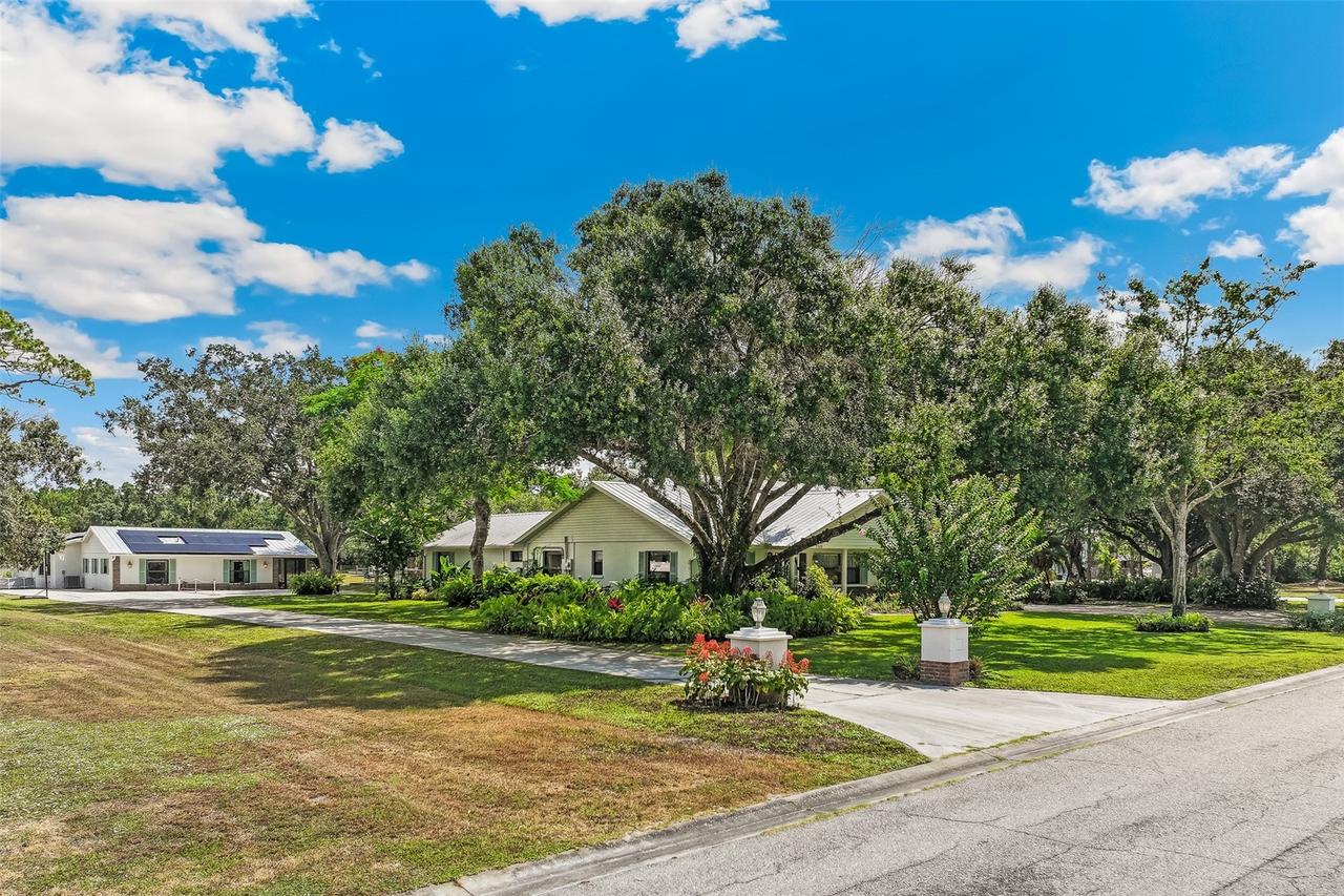 7565 Castle Dr., Sarasota, FL 34240