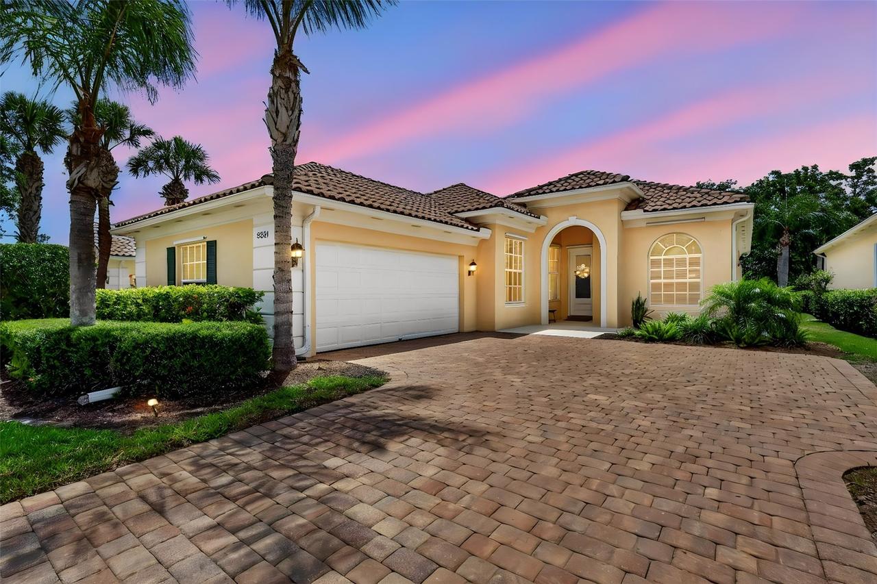 5821 Ferrara Dr., Sarasota, FL 34238