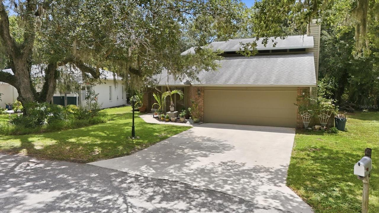 1063 Greystone Ln., Sarasota, FL 34232