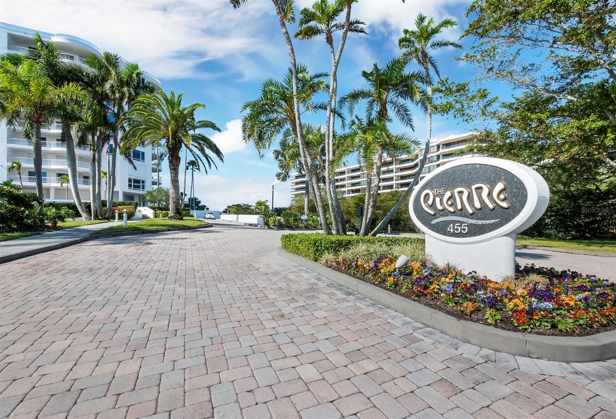 455 Longboat Club Rd. #PH8, Longboat Key, FL 34228