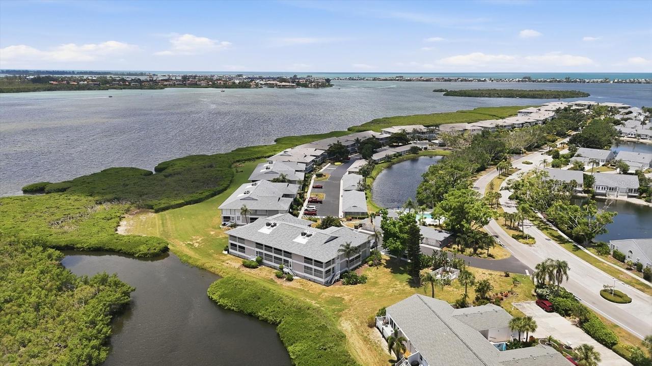 1103 Edgewater Cir., Bradenton, FL 34209