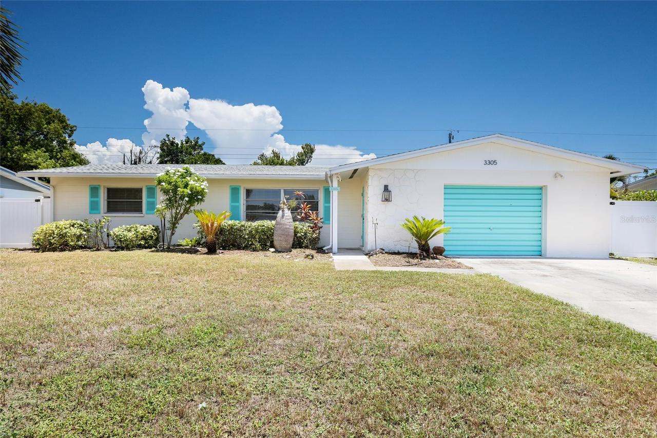 3305 Highland Ave., Bradenton, FL 34205