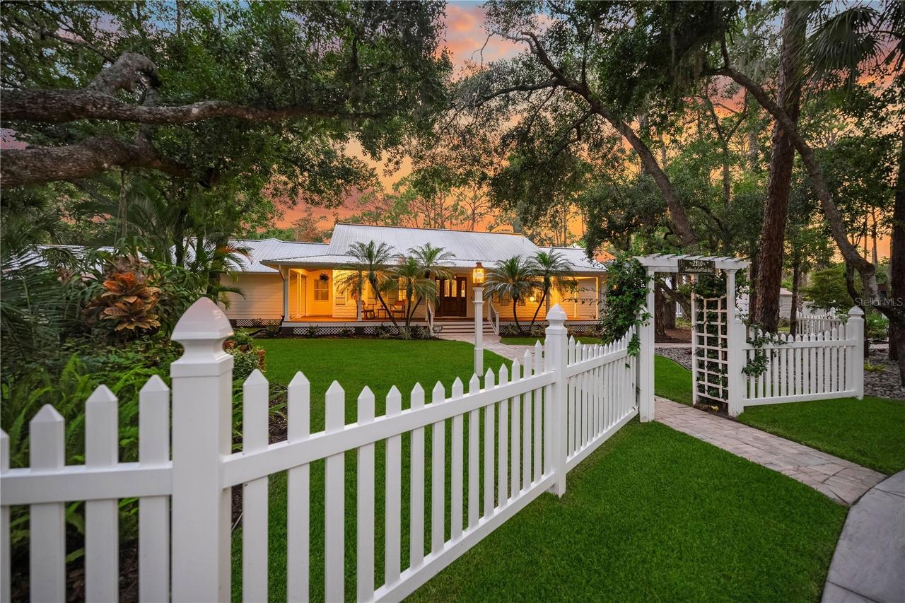 2810 Sarasota Golf Club Blvd., Sarasota, FL 34240
