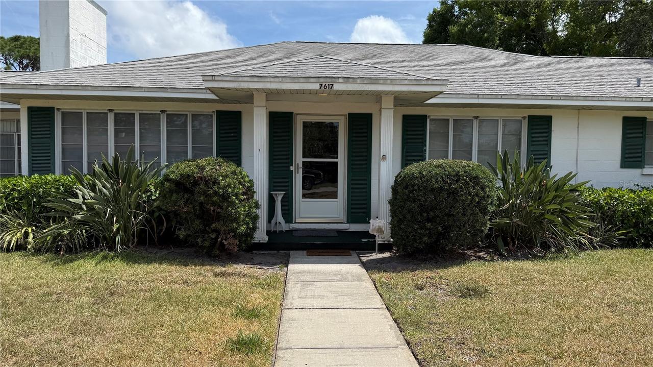 7617 Senrab Dr., Bradenton, FL 34209