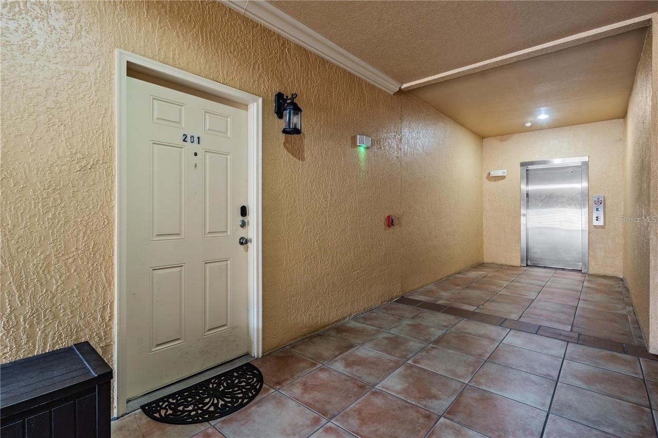 4307 Bayside Village Dr. #201, Tampa, FL 33615
