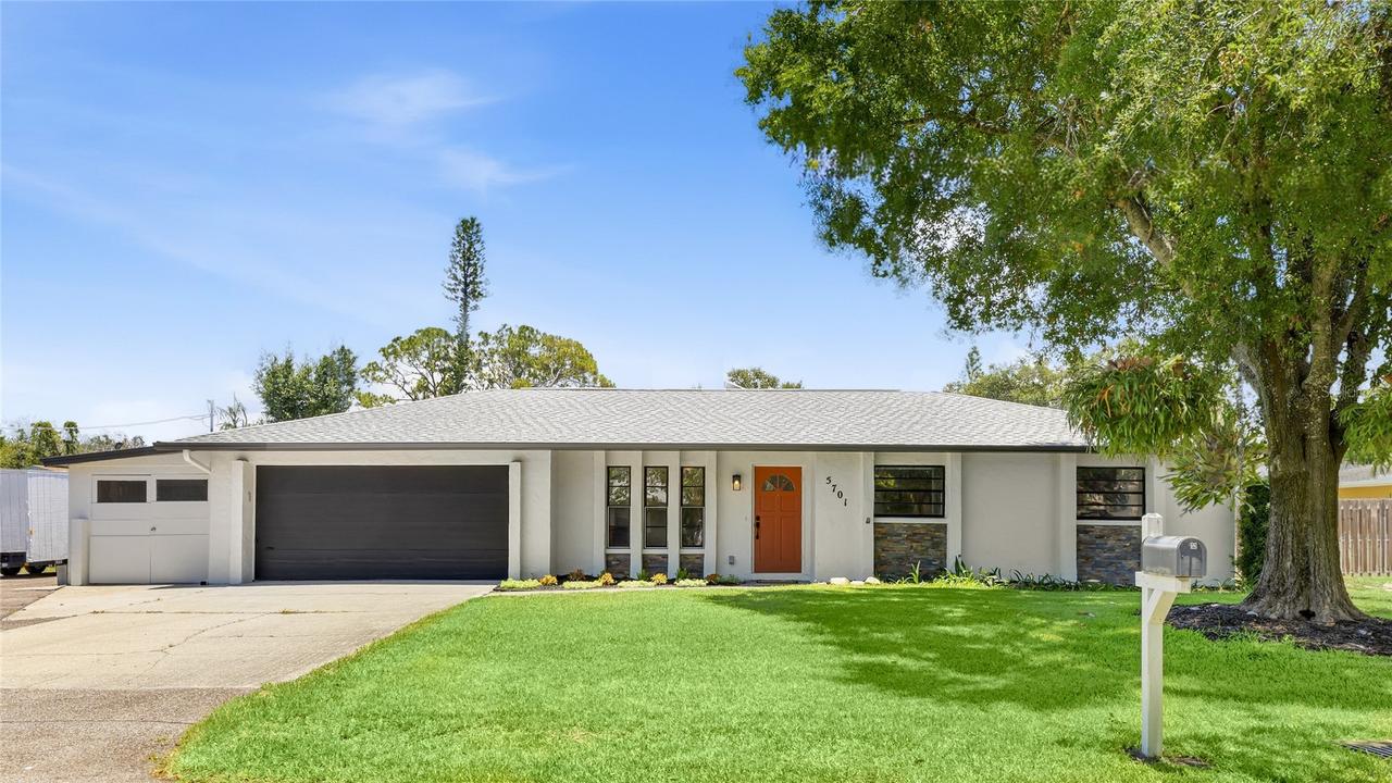 5701 Blount Ave., Sarasota, FL 34231