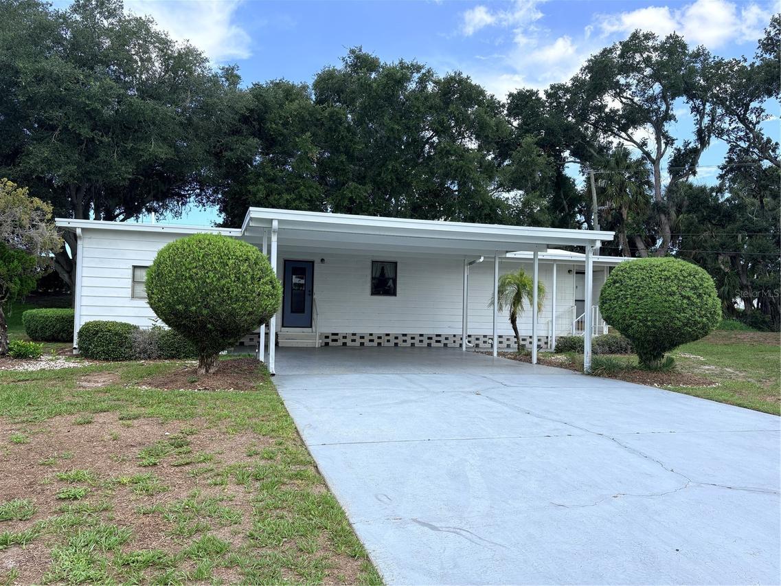 8519 Buckingham Pl., Palmetto, FL 34221