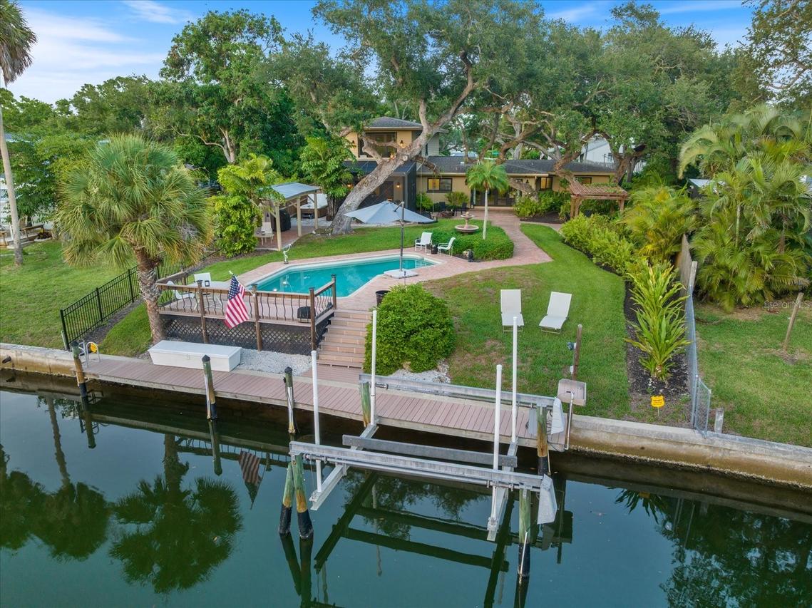 1827 Baywood Dr., Sarasota, FL 34231
