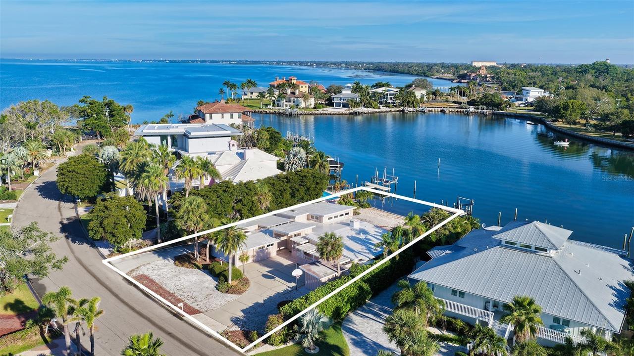 355 S Shore Dr., Sarasota, FL 34234