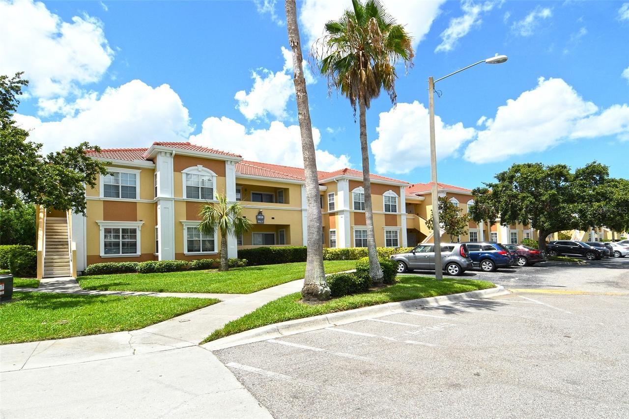 1010 Villagio Cir. #201, Sarasota, FL 34237