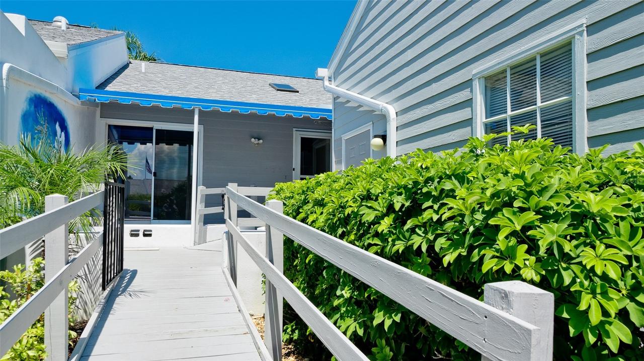 506 Woodstork Cir., Bradenton, FL 34209