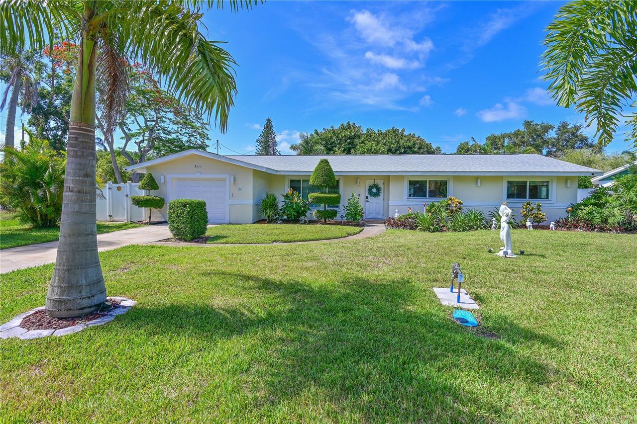 5111 23rd Ave., Bradenton, FL 34209