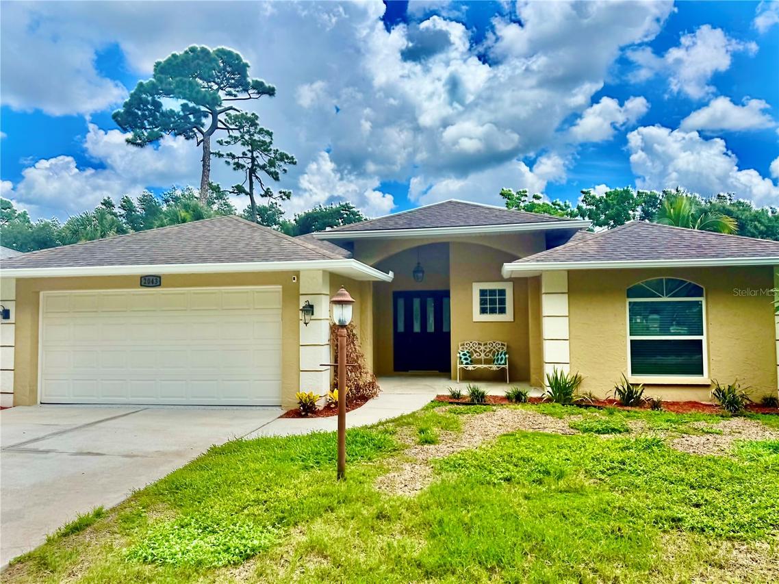 2043 Old Trenton Ln., Sarasota, FL 34232