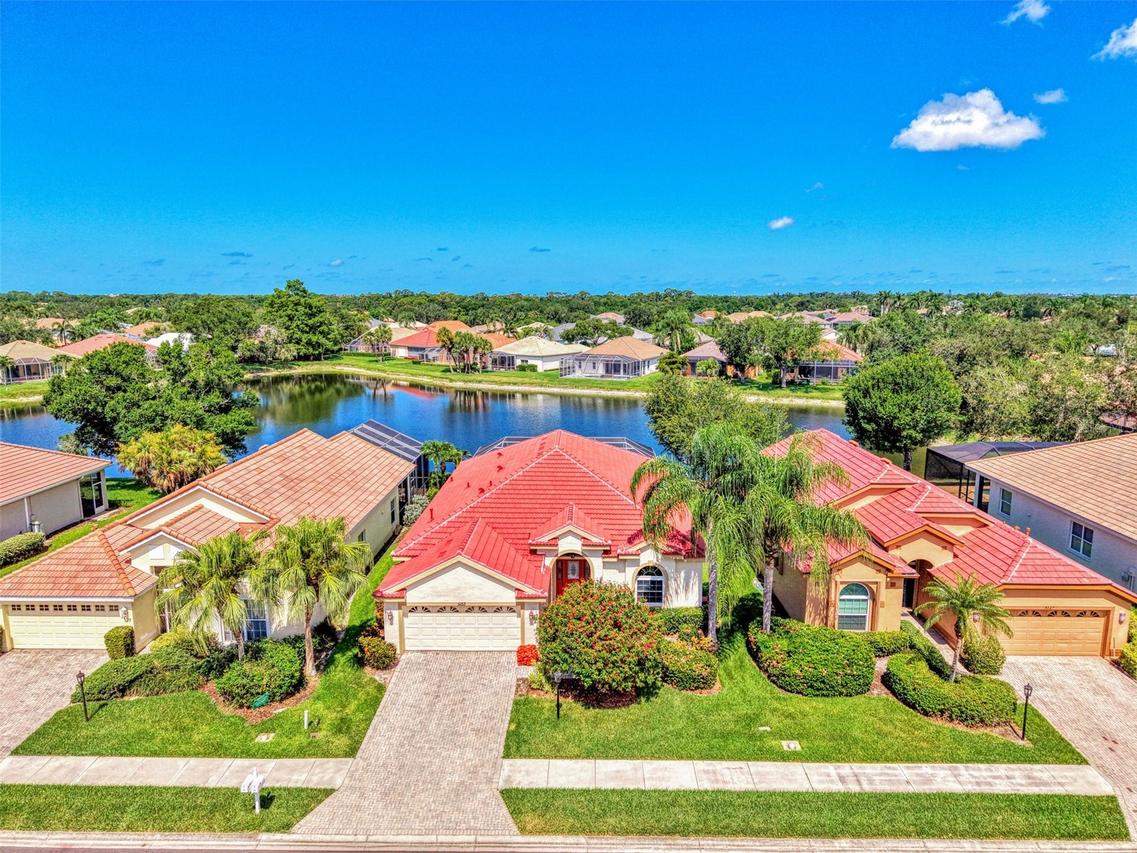 5153 Highbury Cir., Sarasota, FL 34238