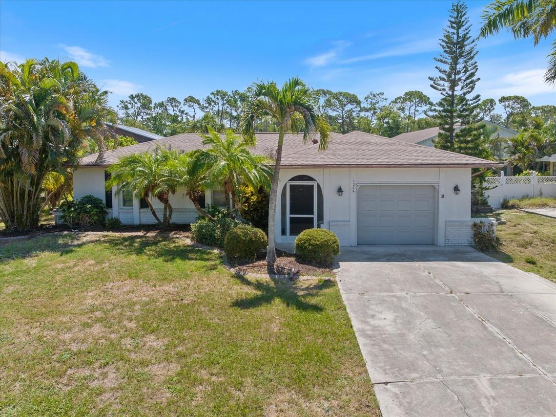 1236 Gayle Ave, Nokomis, FL 34275