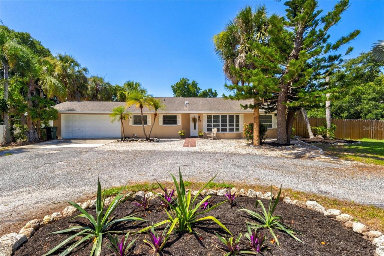 211 Avenida De Bahia, Nokomis, FL 34275