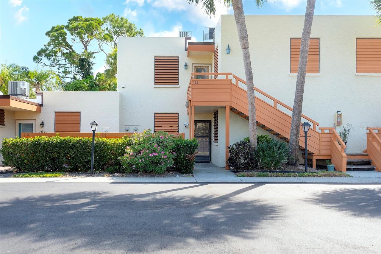 123 Wild Palm Dr., Bradenton, FL 34210