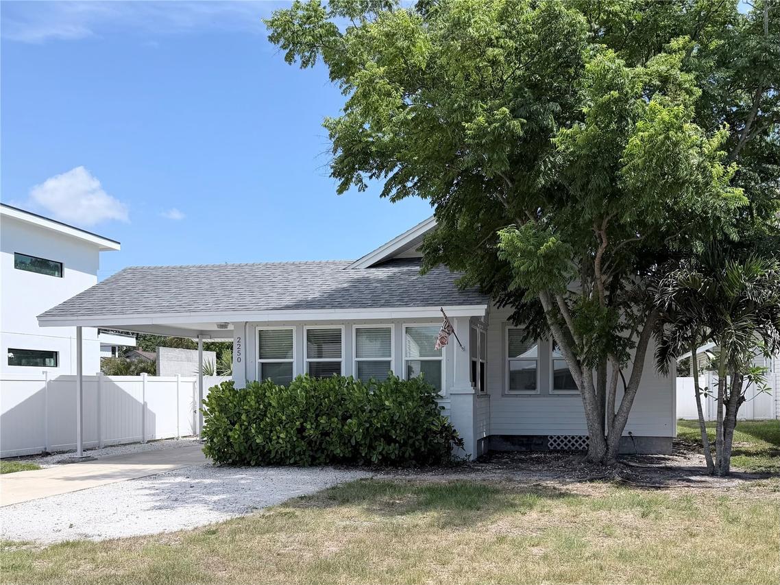 2250 Arlington St., Sarasota, FL 34239