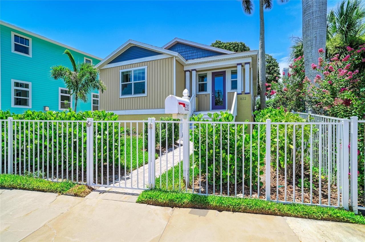 632 Virginia Dr., Bradenton, FL 34205