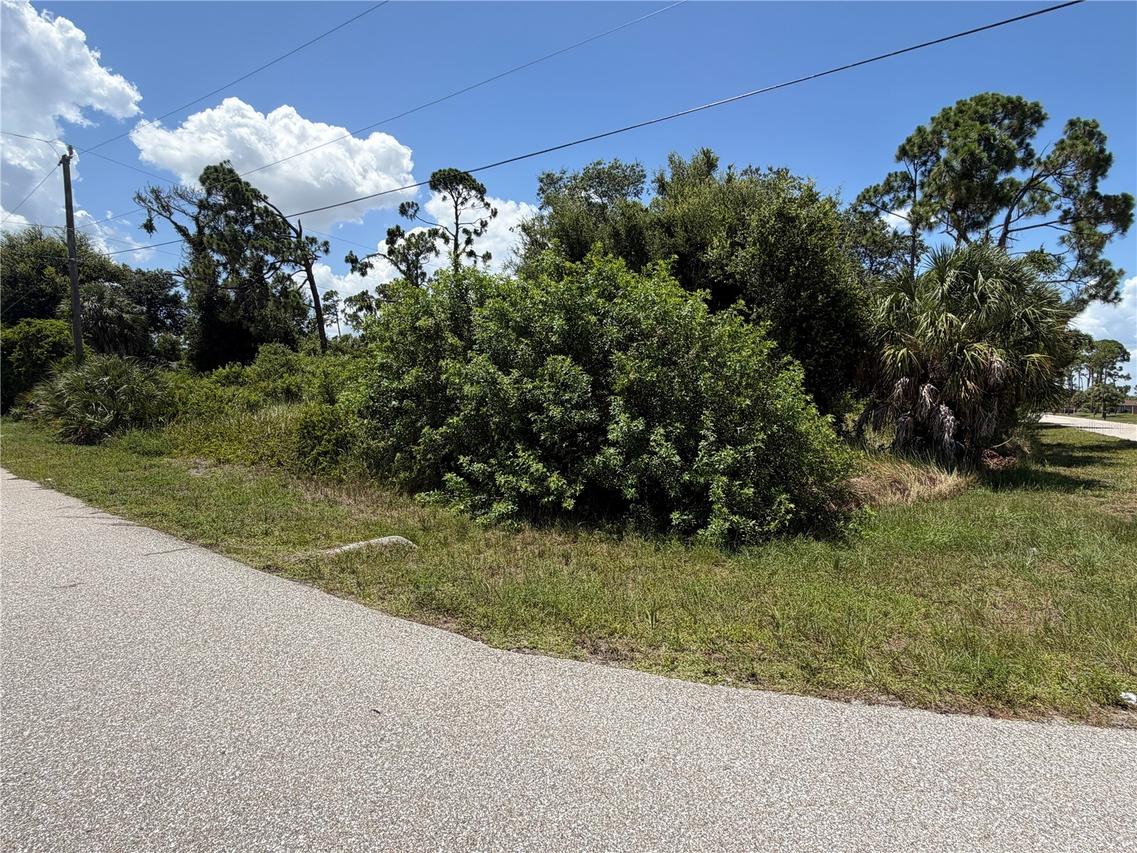 17224 Cliff Ave., Port Charlotte, FL 33948