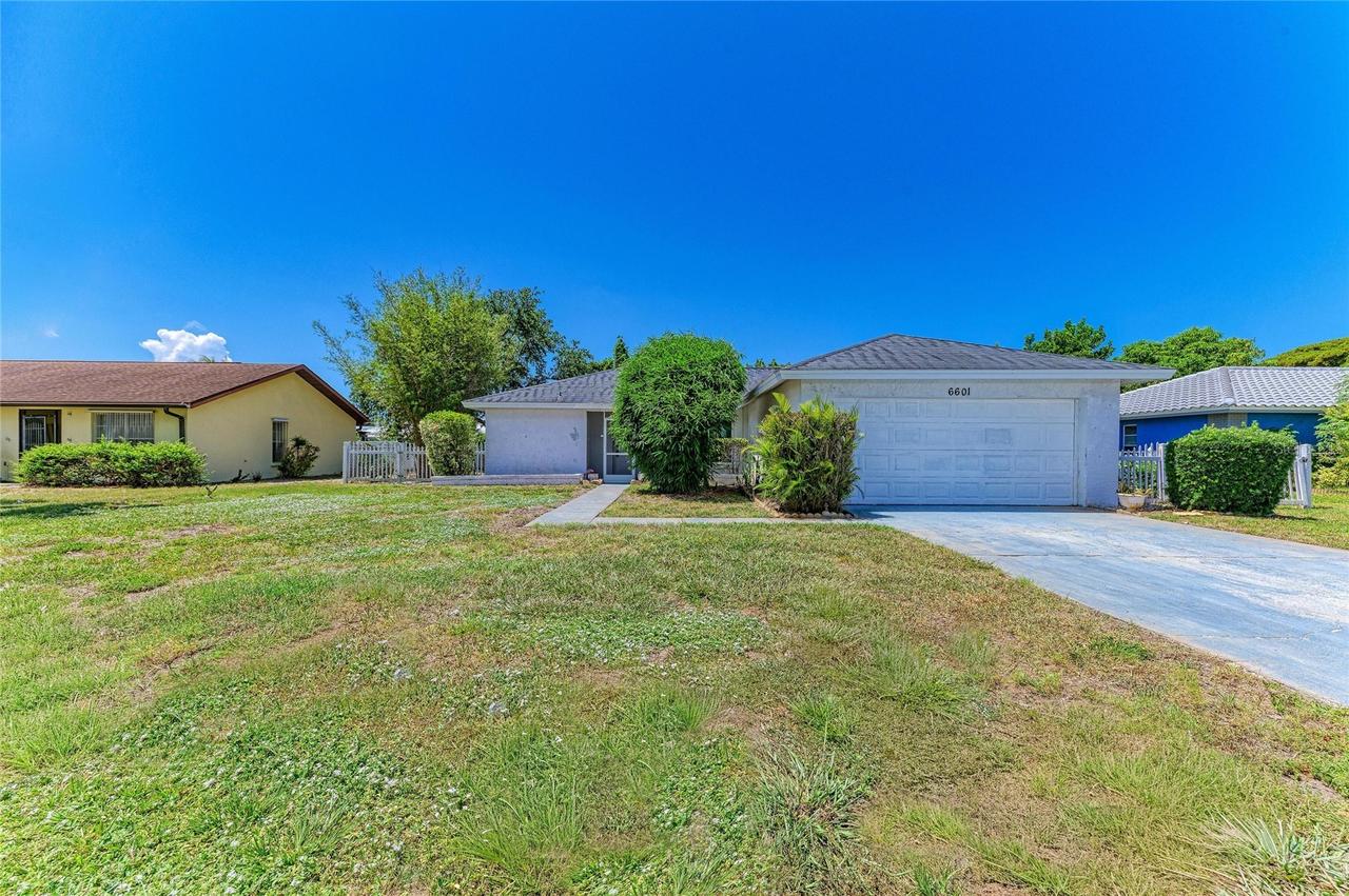 6601 13th Ave Dr, Bradenton, FL 34209