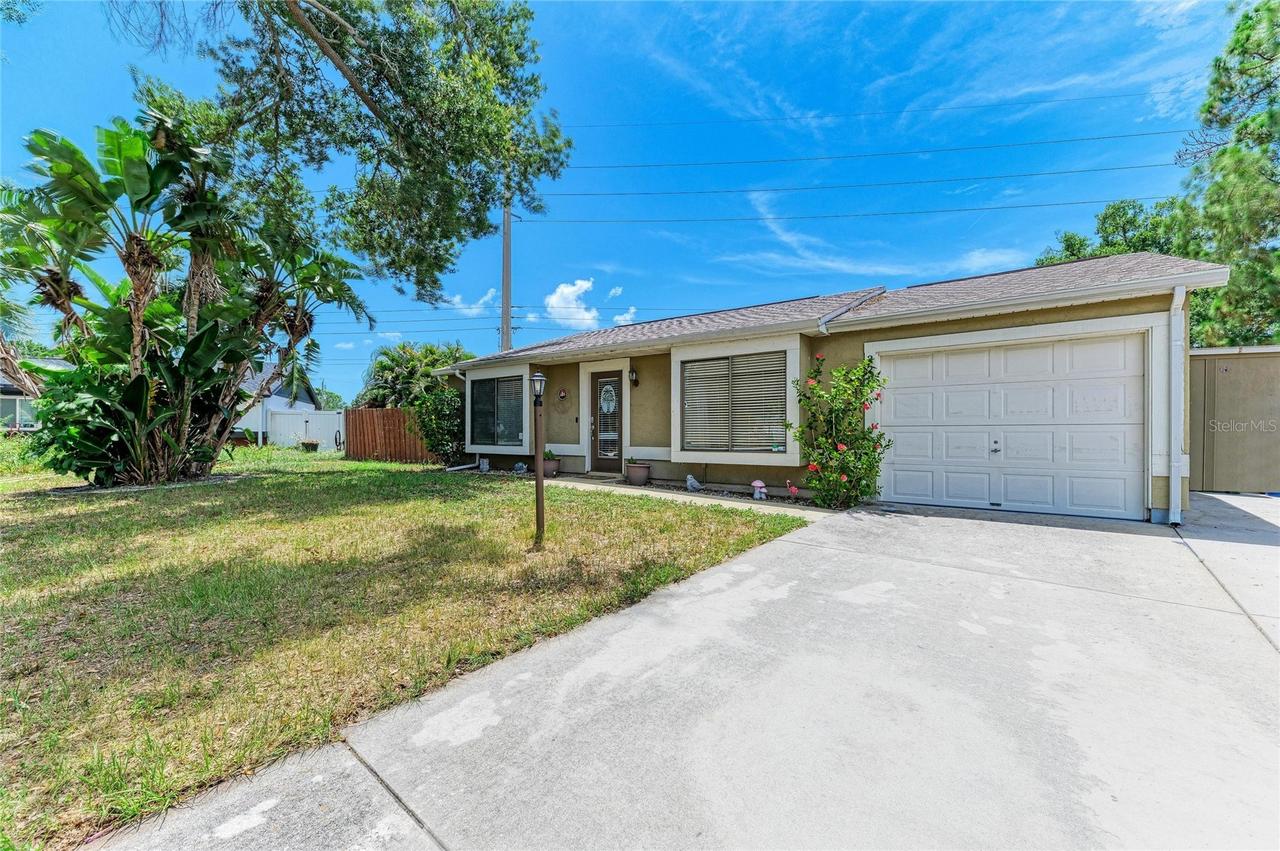 2226 Lockwood Meadows Dr., Sarasota, FL 34234