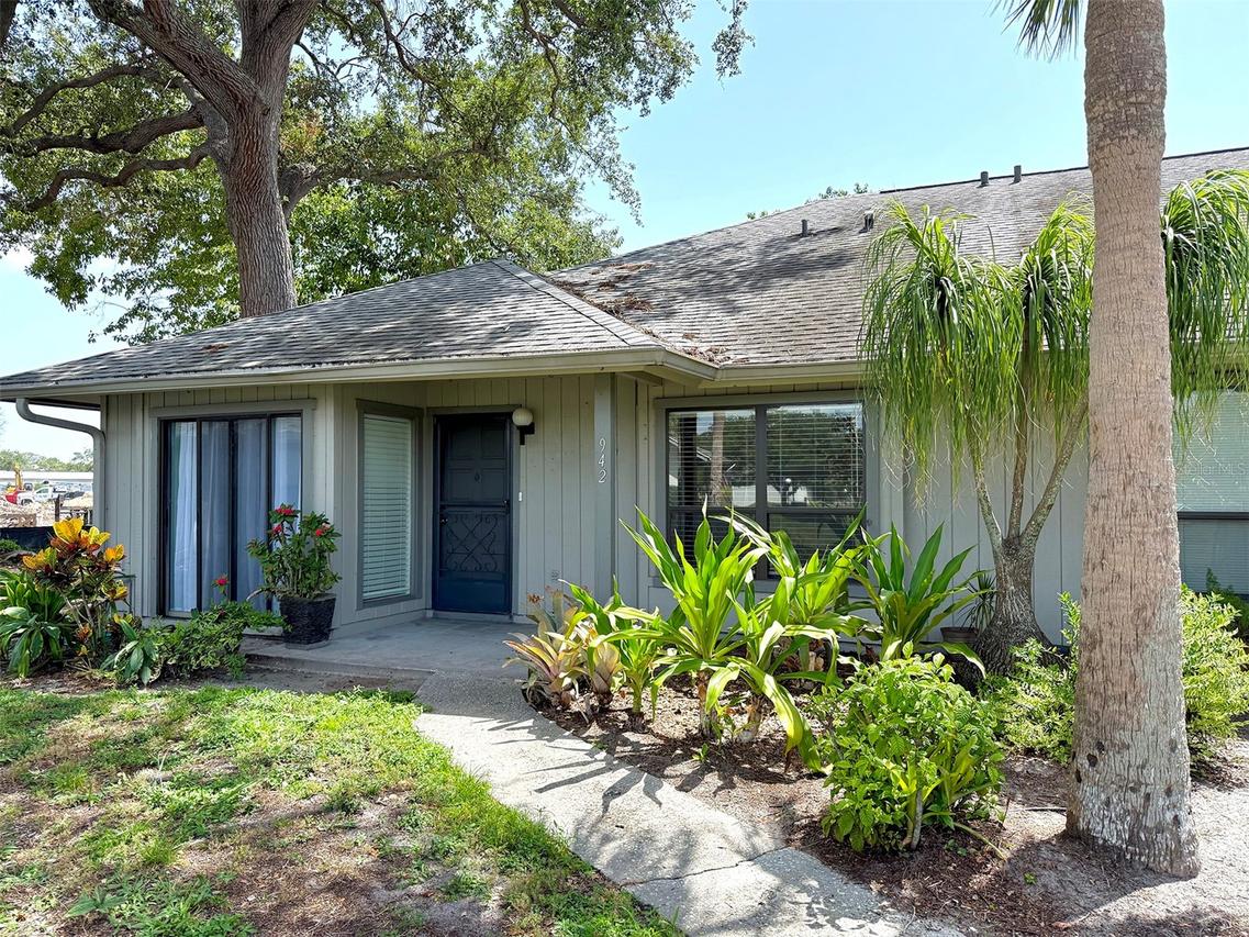 942 N Beneva Rd. #V28, Sarasota, FL 34232