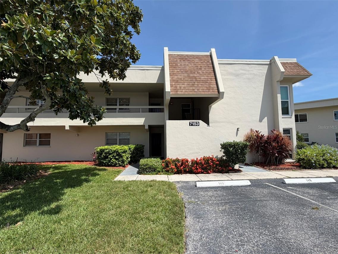 7153 W Country Club Dr N #145, Sarasota, FL 34243