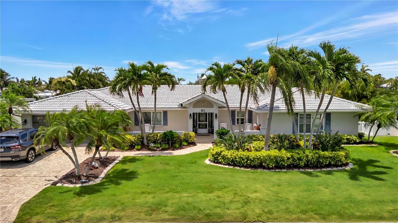 514 Key Royale Dr., Holmes Beach, FL 34217