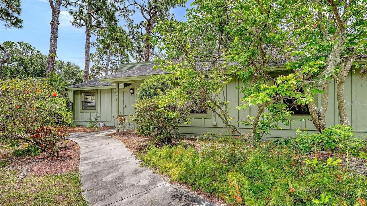 5010 Barrington Cir. #2001, Sarasota, FL 34234