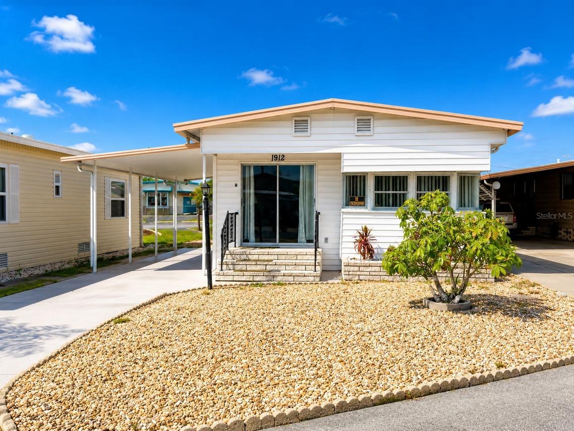 1912 Iowa Ave., Bradenton, FL 34207