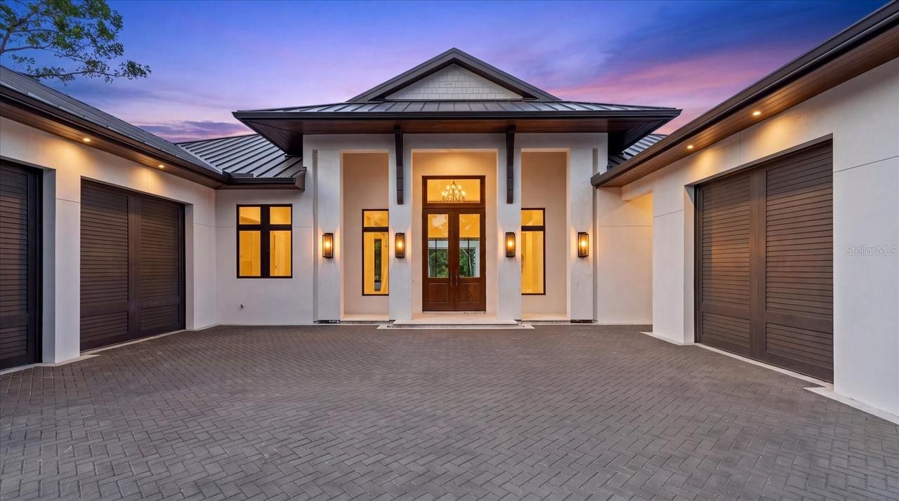 5215 Hidden Harbor Rd., Sarasota, FL 34242