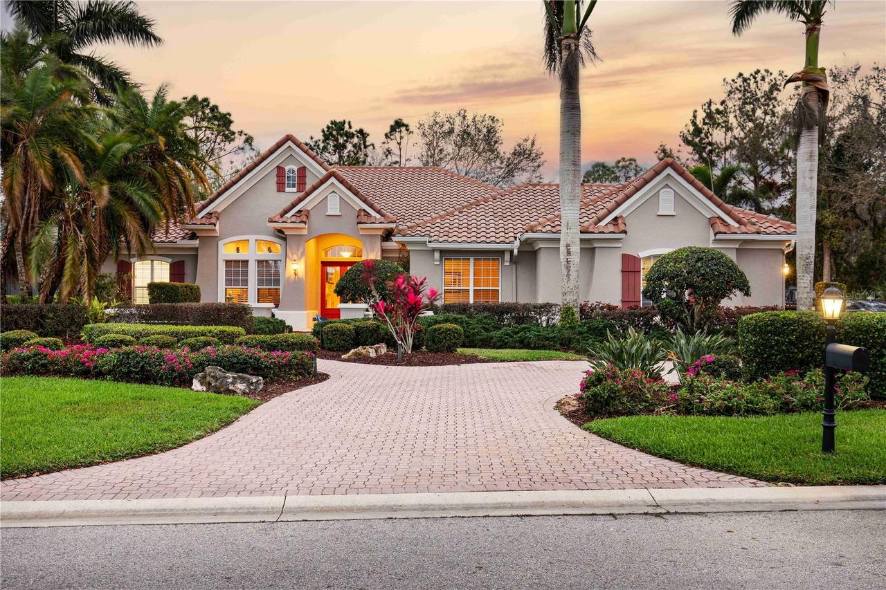 10006 Discovery Ter., Bradenton, FL 34212