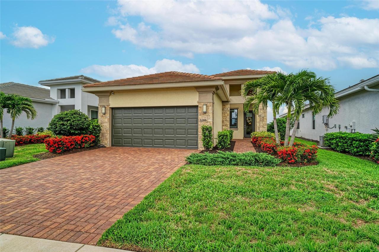 5286 Barnett Cir., Bradenton, FL 34211