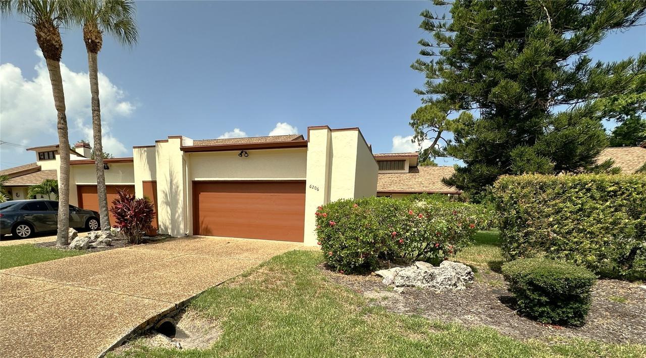 6206 Courtside Dr., Bradenton, FL 34210