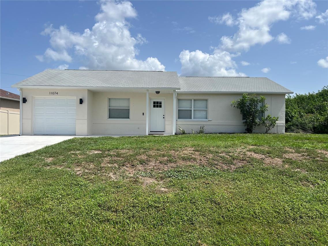 11074 Carnegie Ave., Englewood, FL 34224