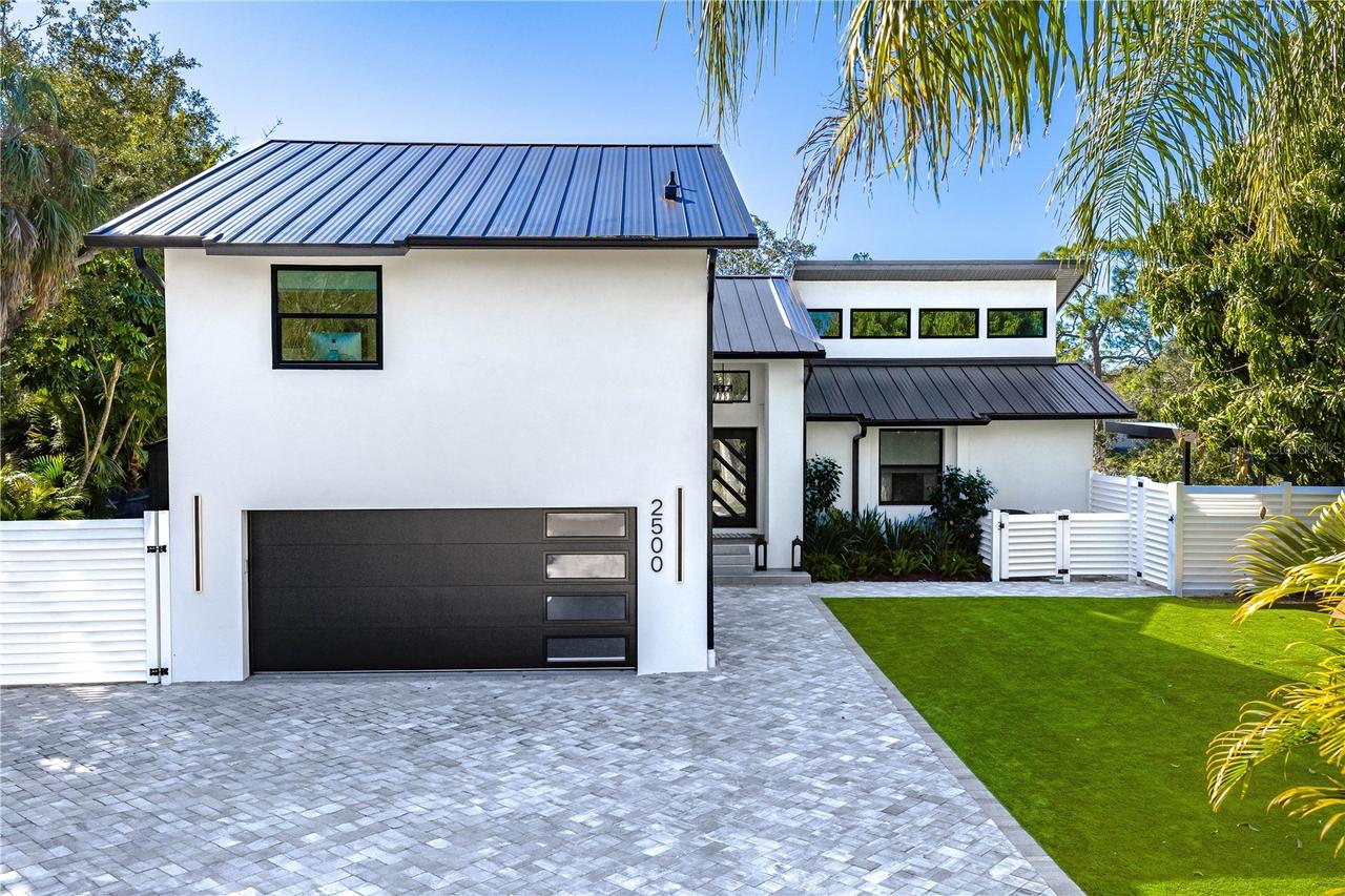 2500 Monterey St., Sarasota, FL 34231