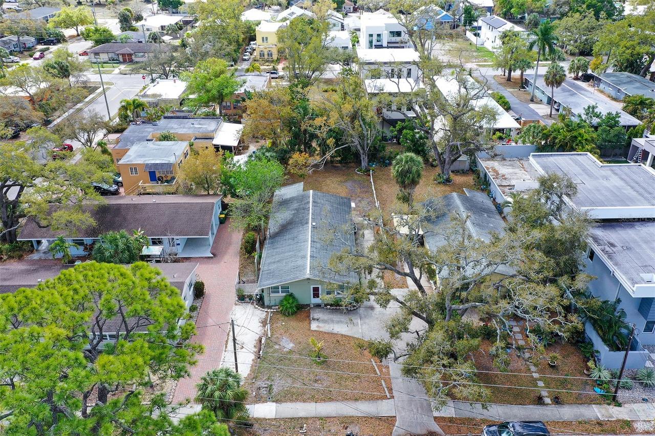 1850 7th St., Sarasota, FL 34236